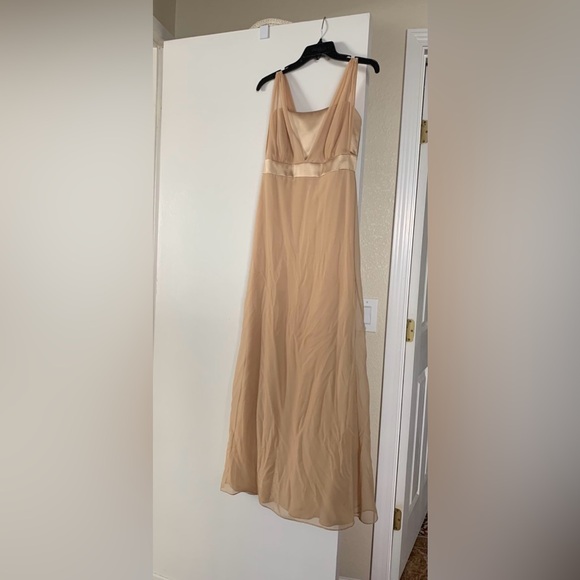 Dresses & Skirts - Elegant Beige Evening Gown